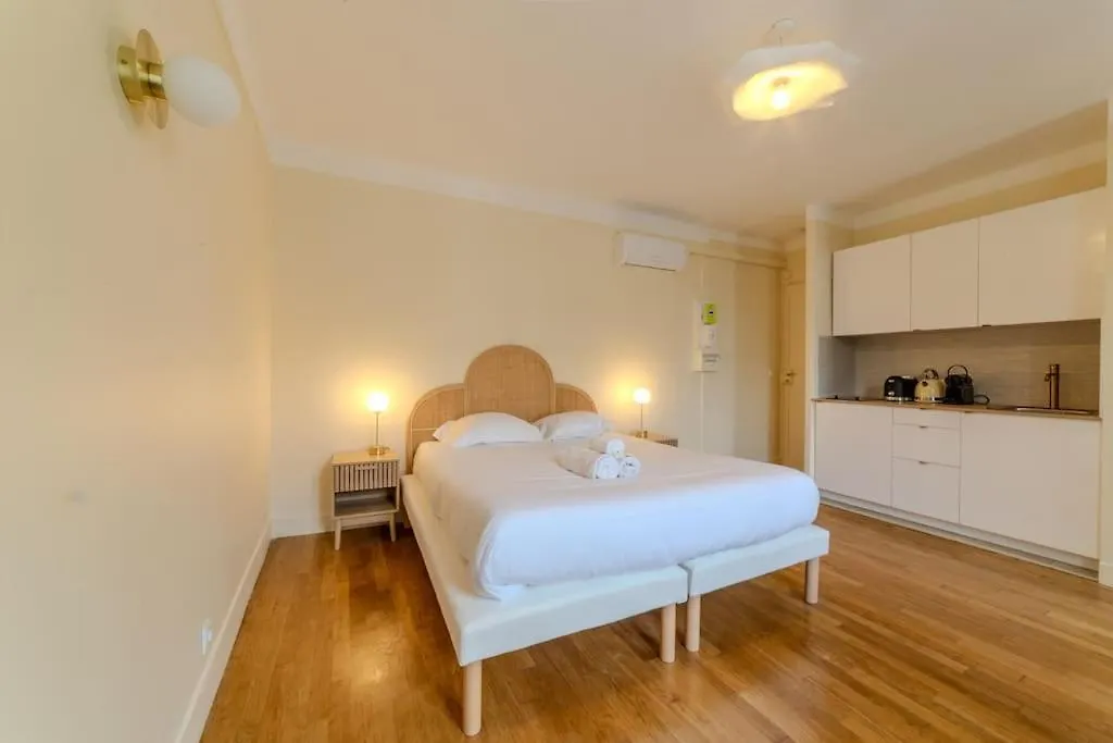 La Suite Victor Hugo Paris Apartment
